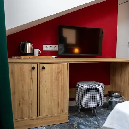 Hotel Ermet Homes